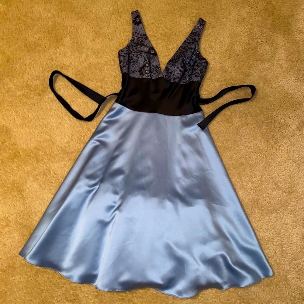💙♦️NWT Laundry by Shelli Segal Stunning Dress💙